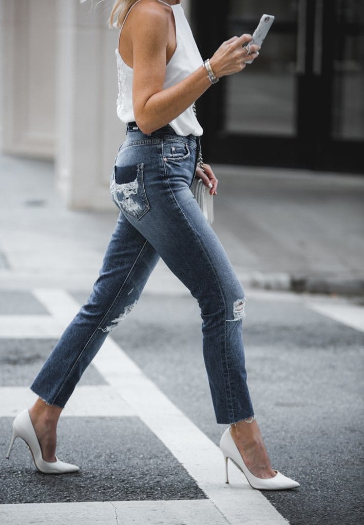 Mother Makes Sophisticated Jeans For Every Girl In NYC | Mother denim, Mother  jeans, Cool outfits
