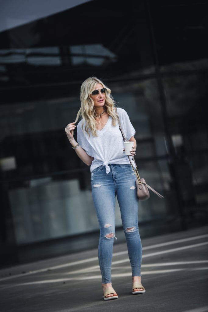 Dallas fashion blogger in comfortable shoes for women