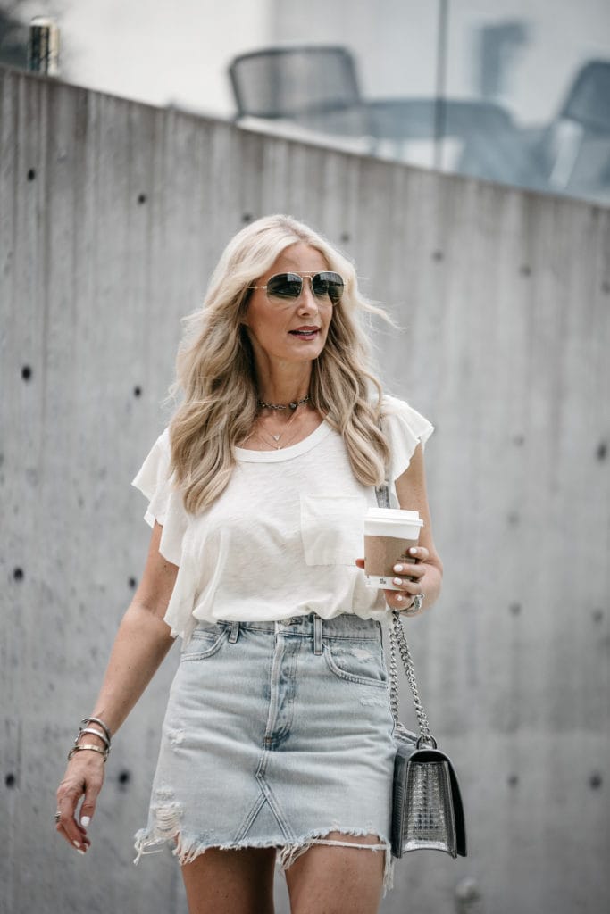 20 Cool Looks With Distressed Denim Skirts - Styleoholic