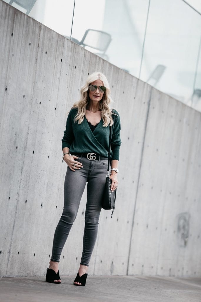Dallas fashion blogger wearing gray skinny jeans