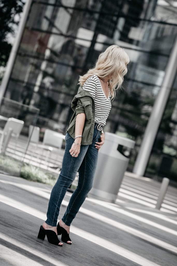 Dallas style blogger wearing a striped tee and jeans 