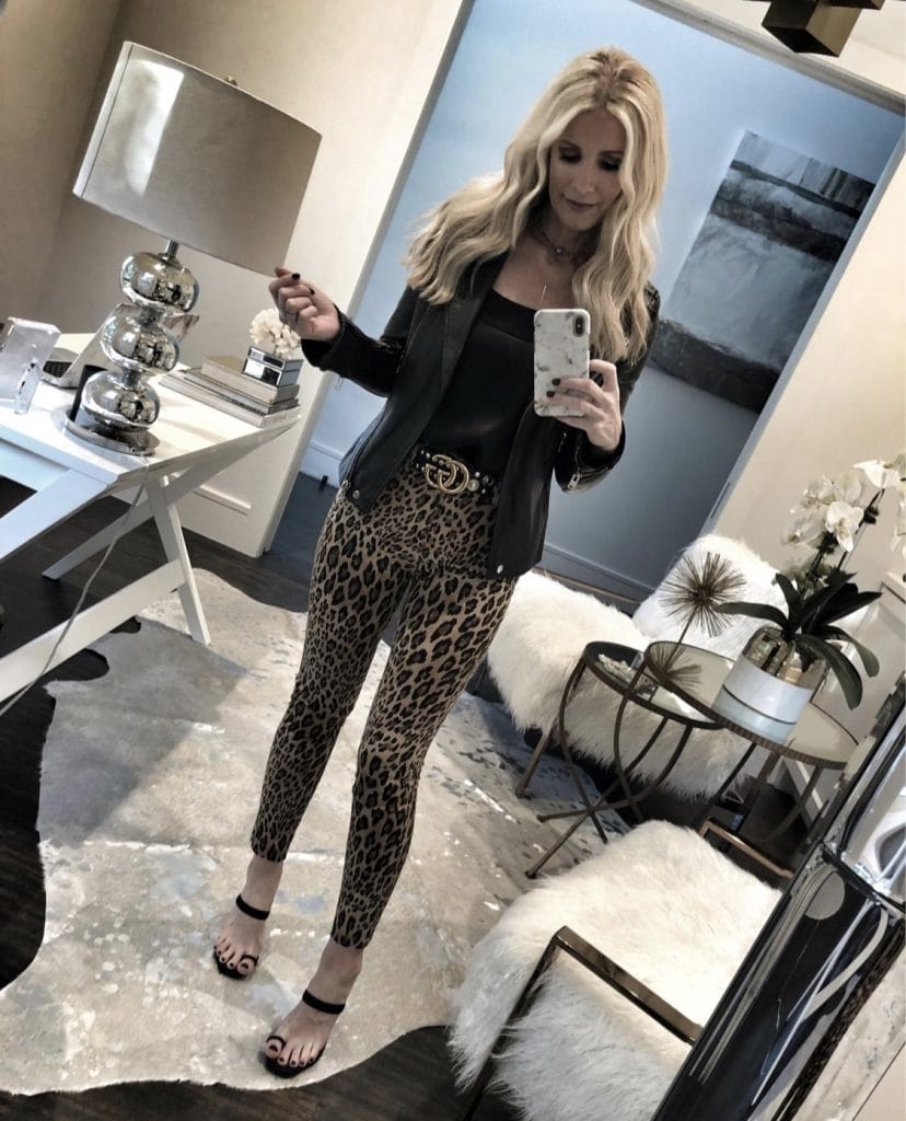 Dallas style blogger wearing leopard jeans 