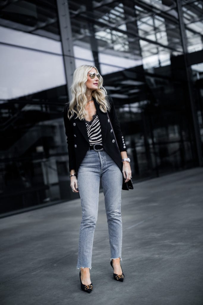 Dallas fashion blogger wearing Agolde jeans and black blazer 