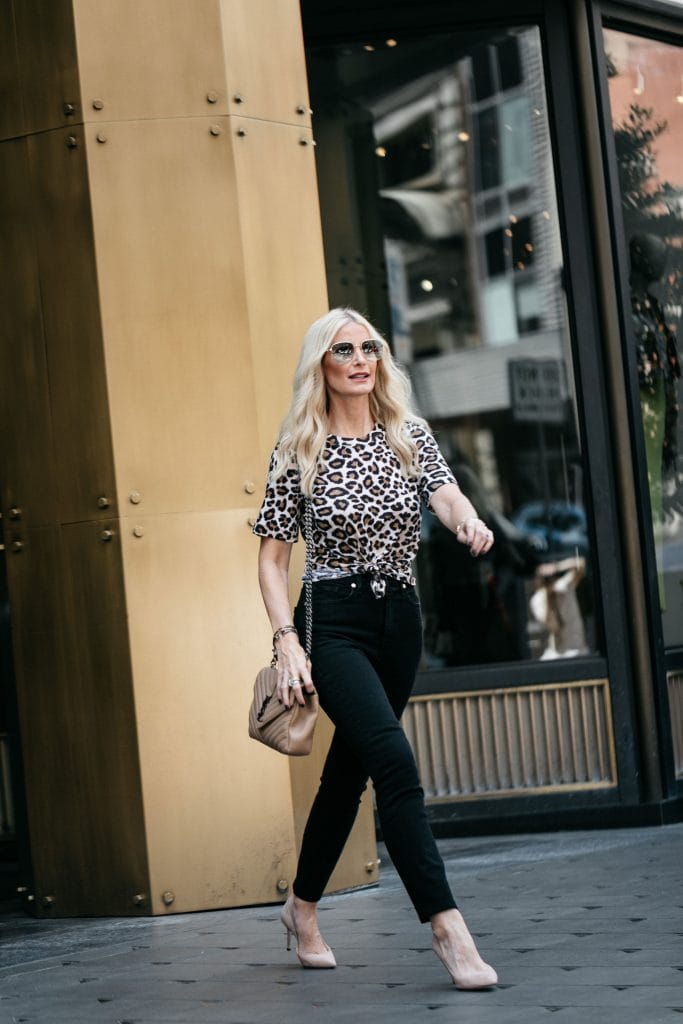 How to wear a leopard tee 