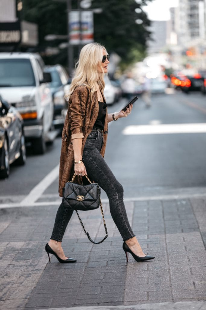 Dallas influencer carrying a Chanel handbag 