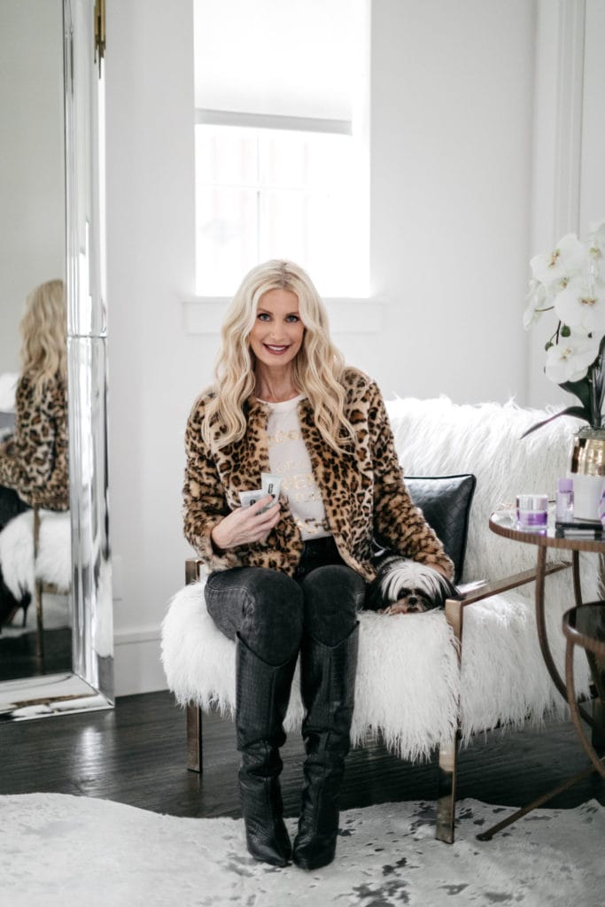 Dallas fashion blogger wearing a leopard teddy coat