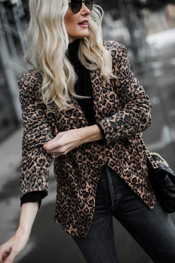 Dallas blogger wearing a leopard blazer 