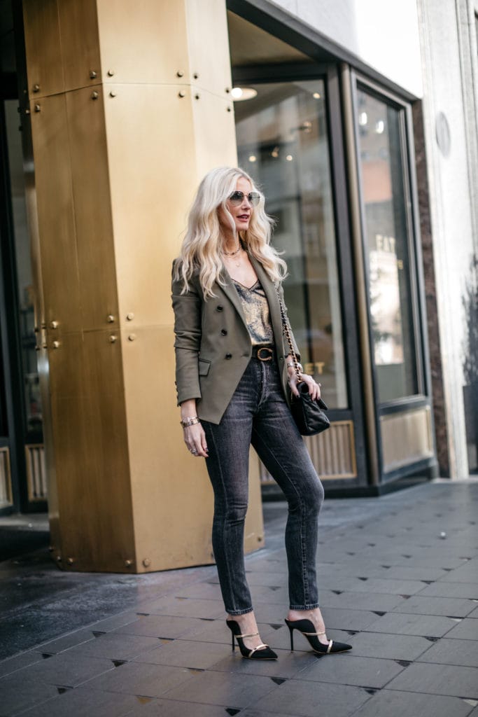 Dallas fashion blogger wearing Malone Soulier heels