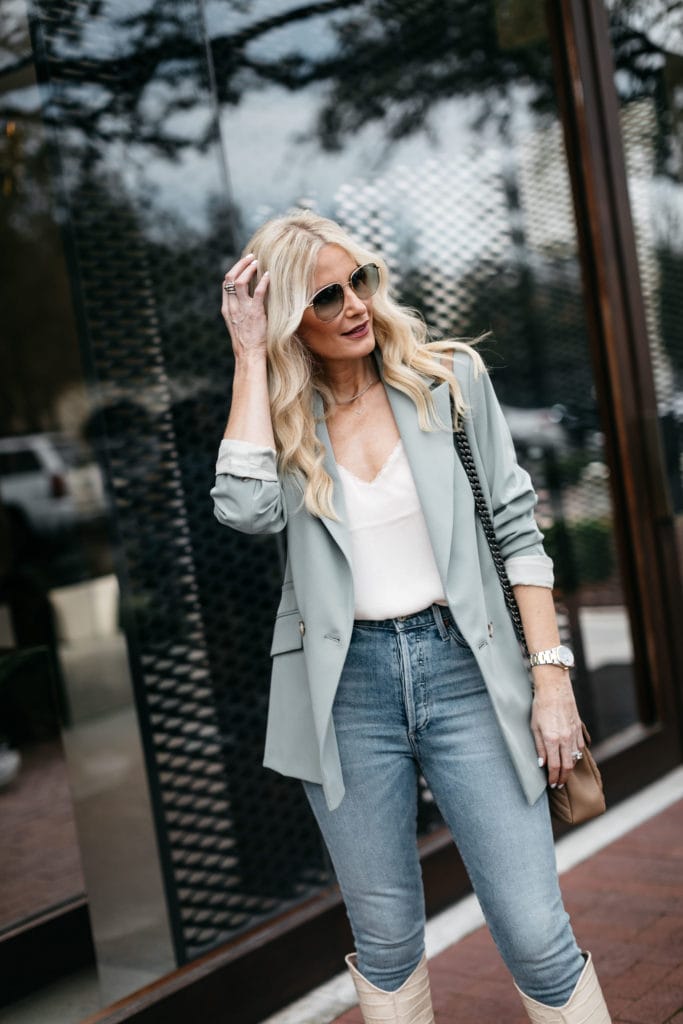 Dallas blogger wearing Gucci sunglasses and a blazer