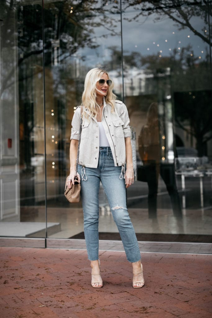 Dallas blogger wearing Madewell jeans and a Rails jacket 