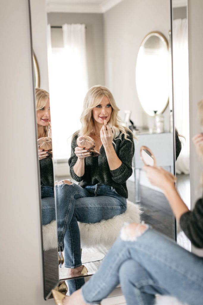 Dallas influencer wearing beauty products from Nordstrom to look more youthful