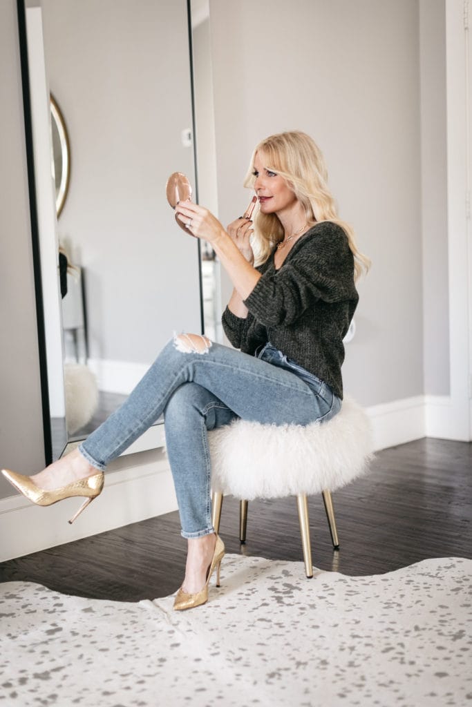 Dallas fashion blogger wearing a soft sweater for fall and Tom Ford lipstick