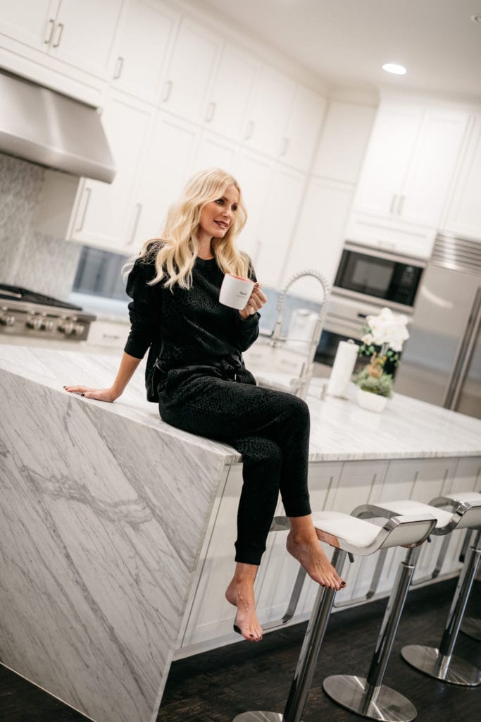 Dallas blogger wearing a cozy and warm loungewear set 