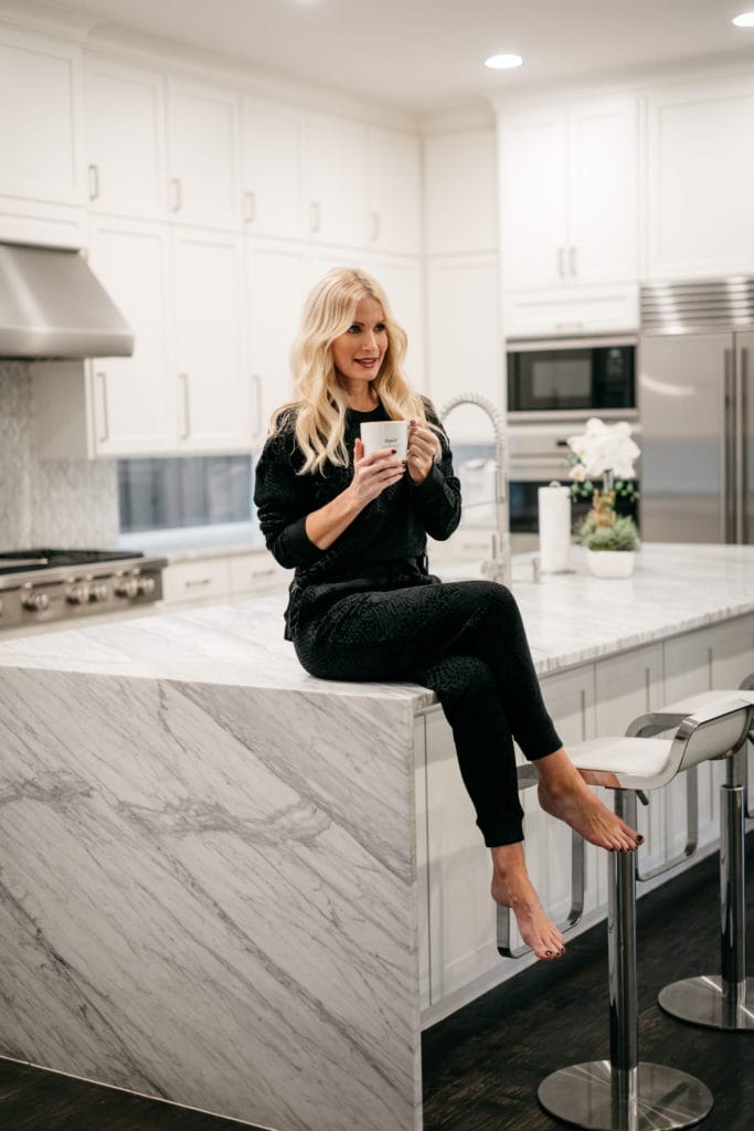 Dallas blogger wearing a loungewear set by Rails for Thanksgiving Day