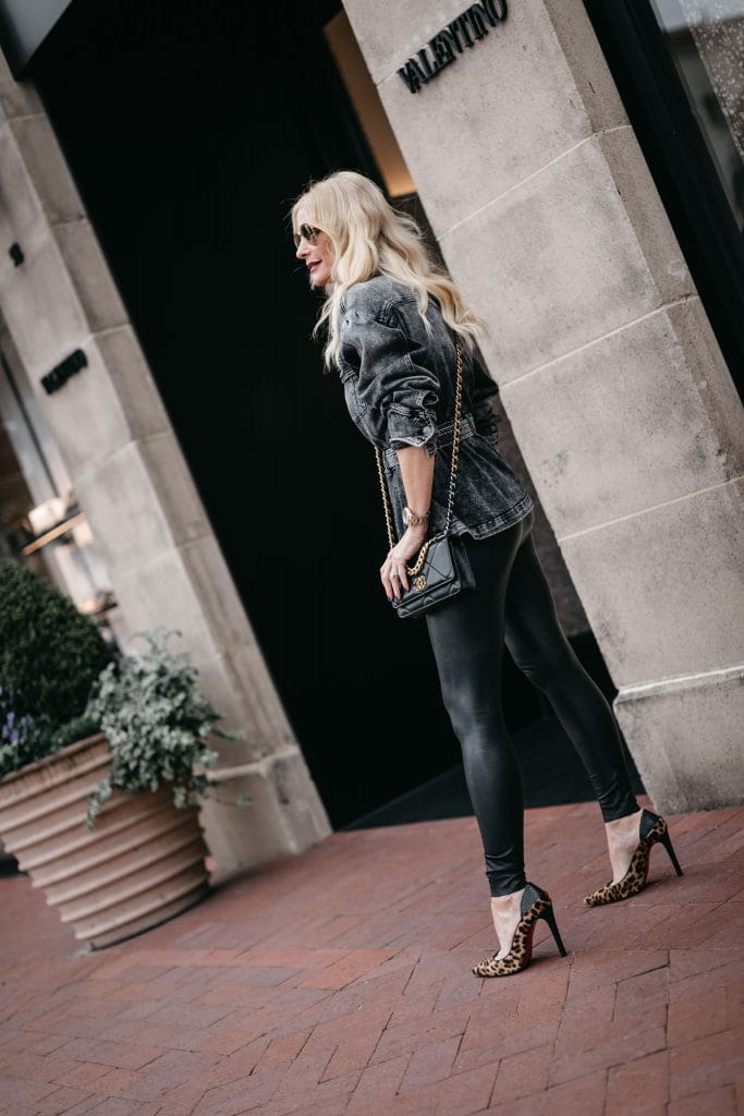 Dallas blogger wearing faux leather leggings and cheetah heels