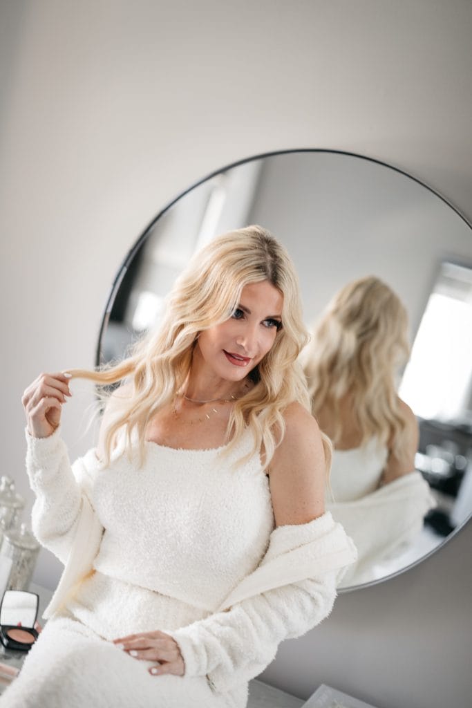 Dallas blogger wearing a white comfortable set and sharing hair and makeup tips and tricks