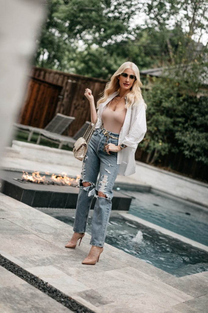 So Heather Blog wearing an effortless white button-down top and ripped denim 