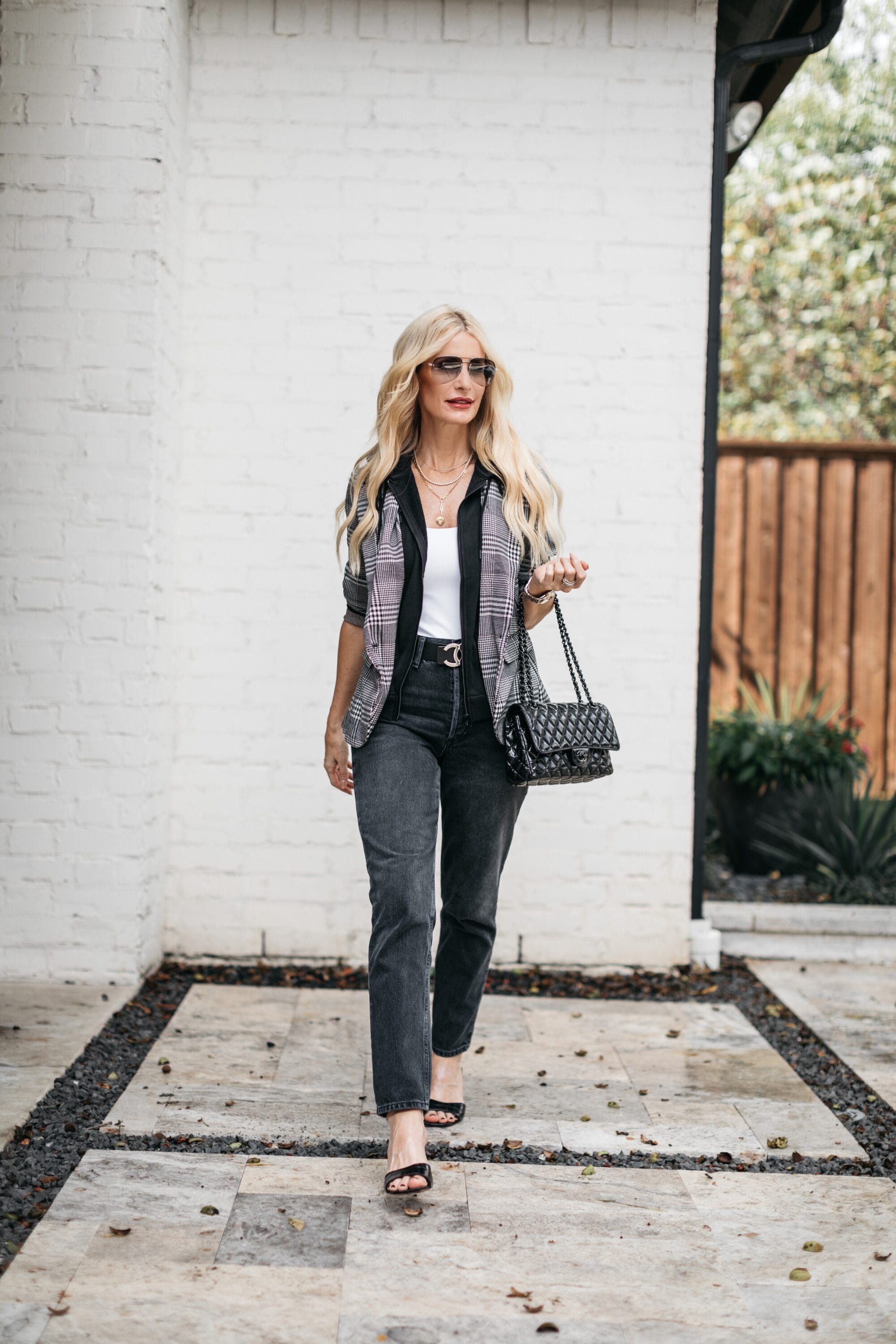 Dallas fashion blogger wearing a boyfriend blazer and black denim