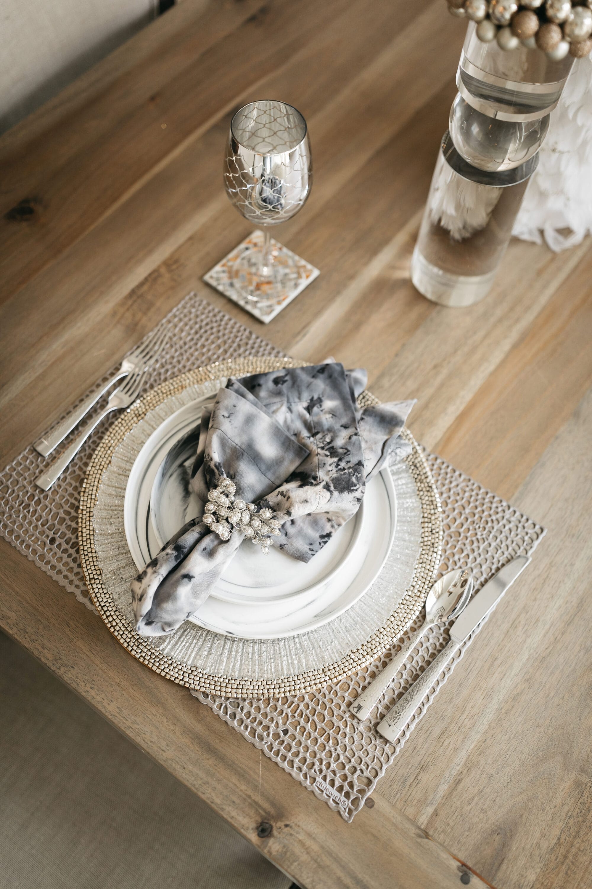 Gorgeous Holiday Place Setting for Christmas 