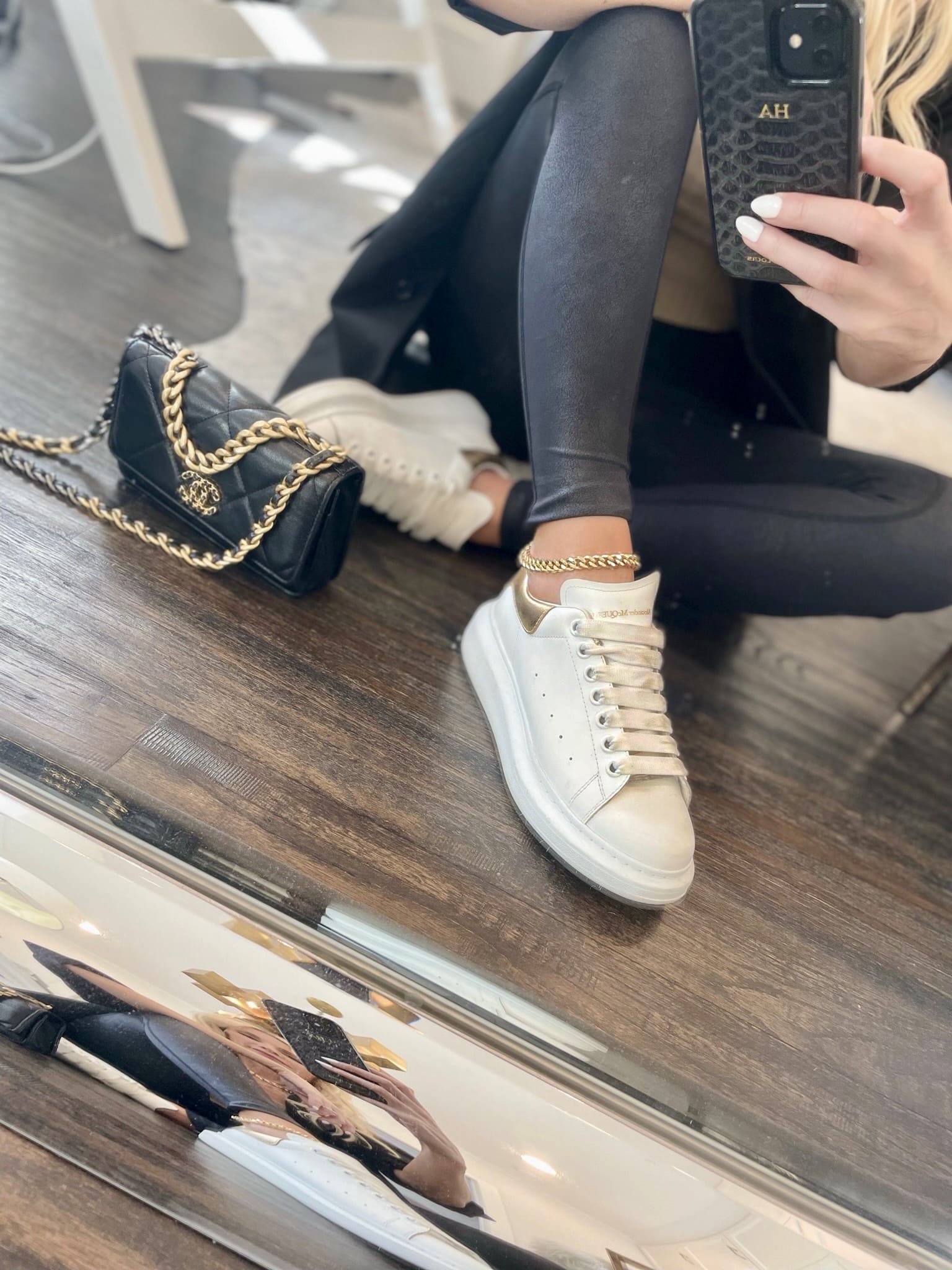 Dallas woman over 40 wearing 2022 summer staple - white sneakers