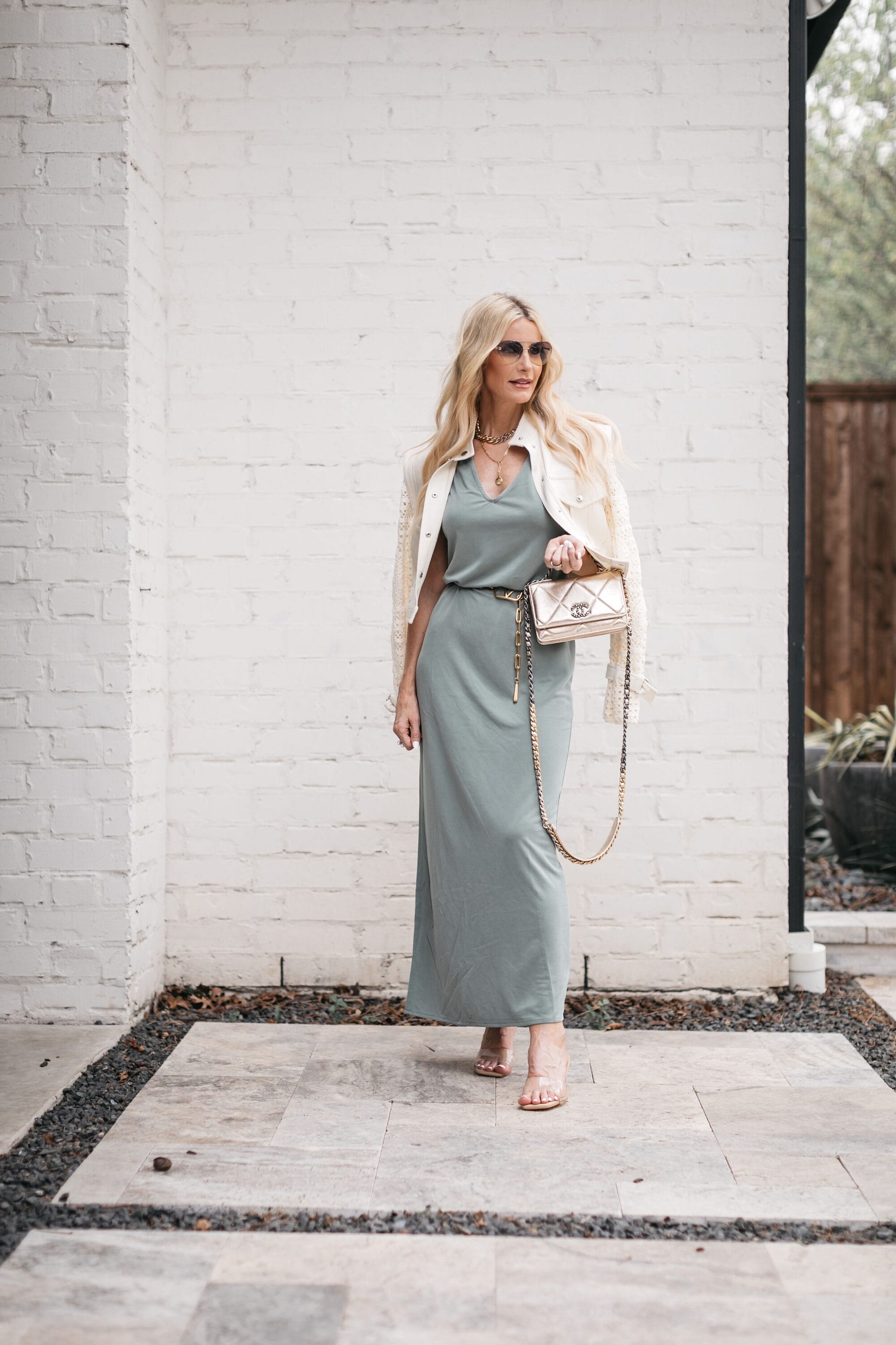 over 40 woman modeling what to wear to mother's day brunch