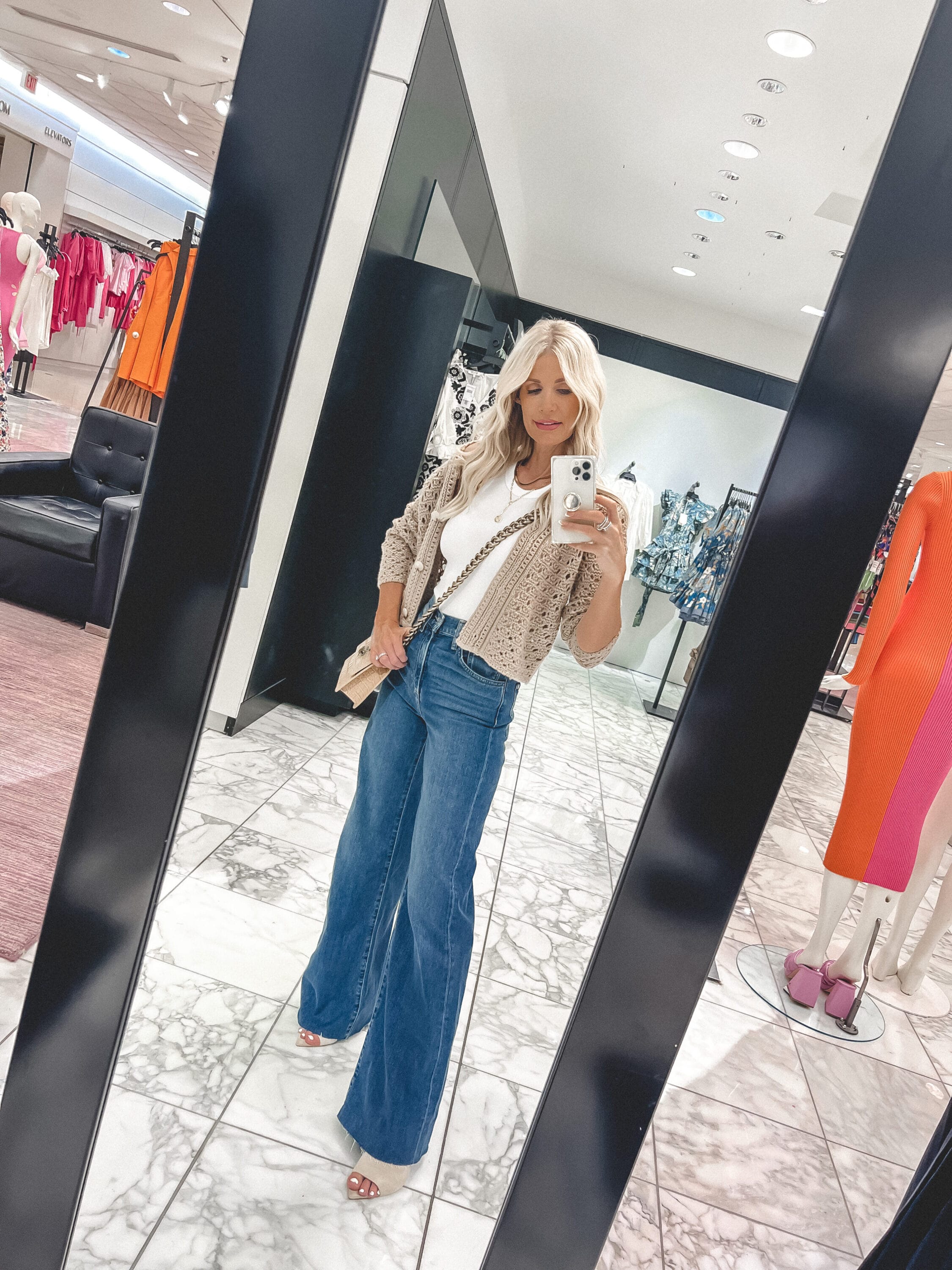 Dallas woman over 40 showcasing the best denim part of the Nordstrom Anniversary Sale