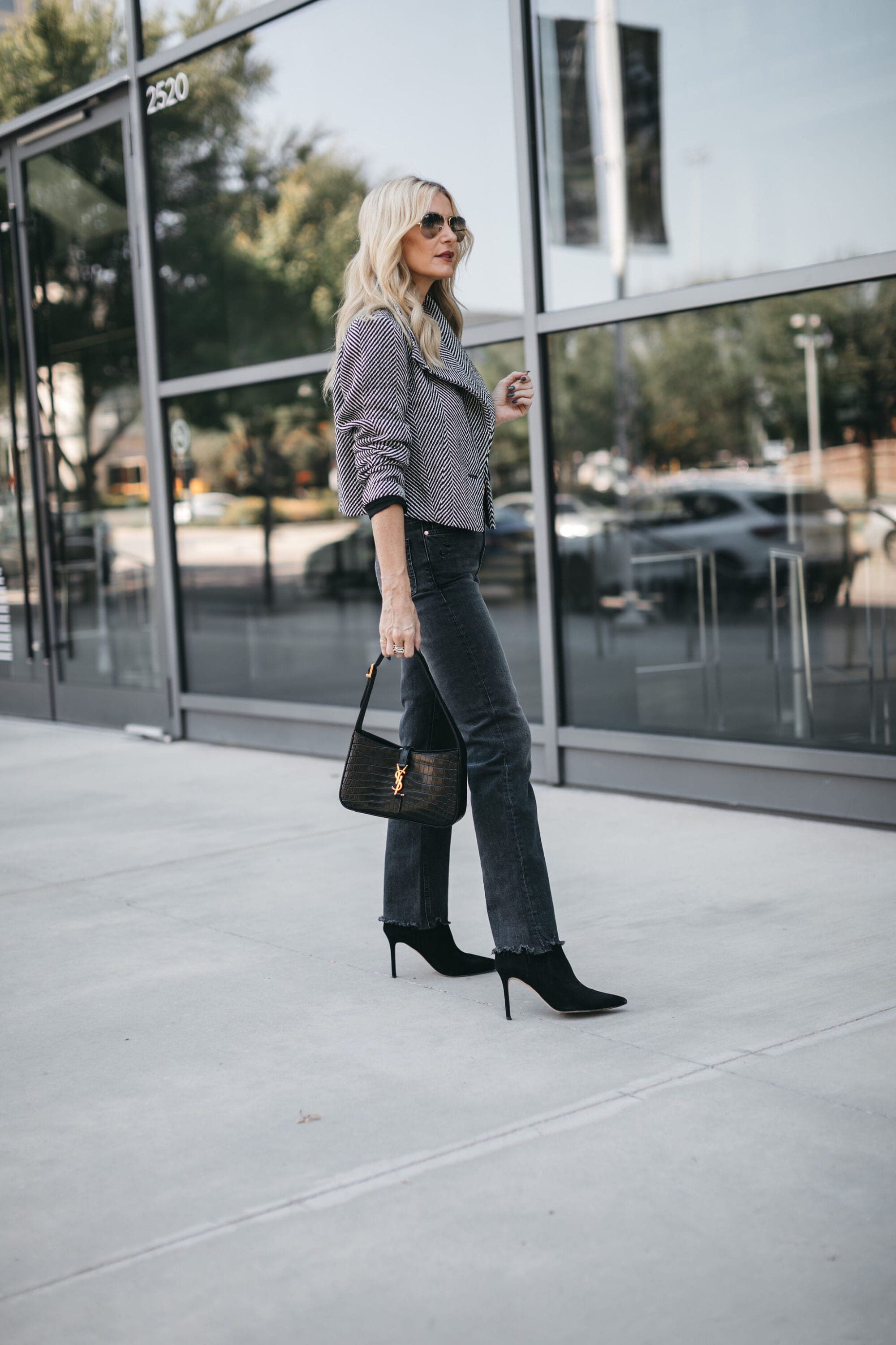 Dallas fashion blogger showcasing the best fall boots of 2022.