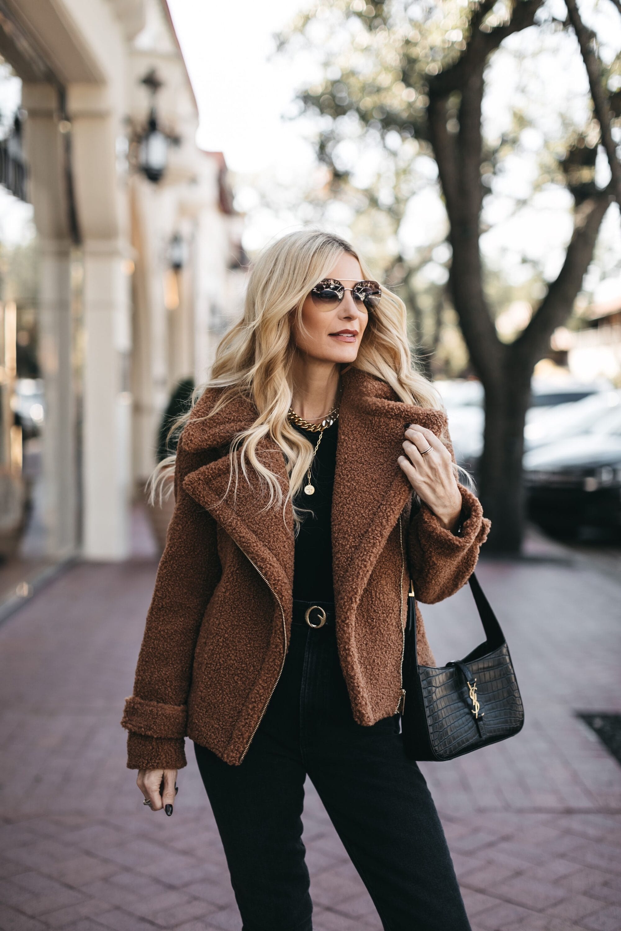 40+ Chic Thanksgiving Outfit Ideas To Wear In 2022