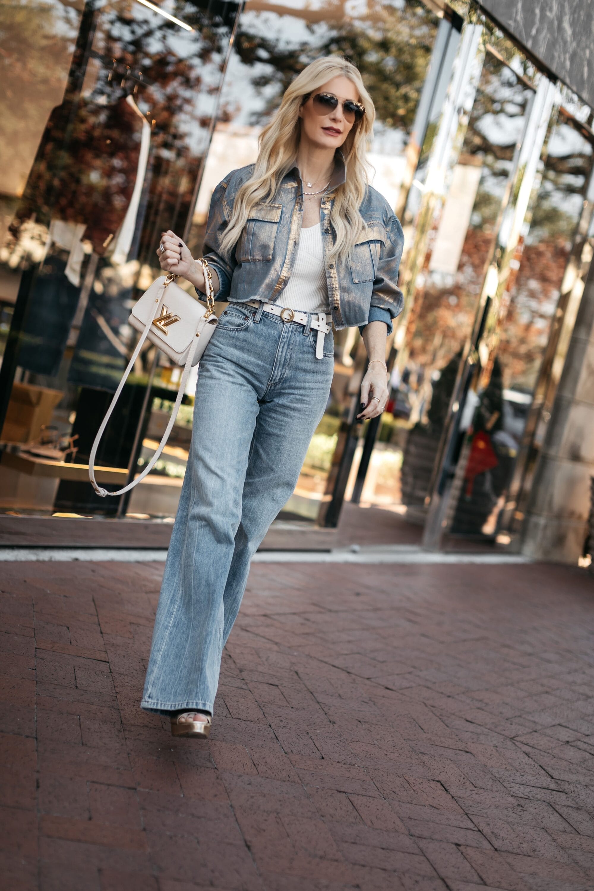 How to Wear & Style Wide Leg Jeans